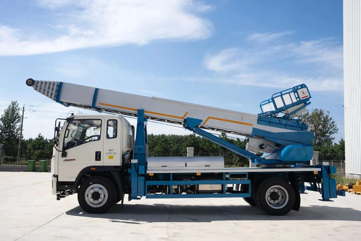 五峰云梯上料车租赁费用