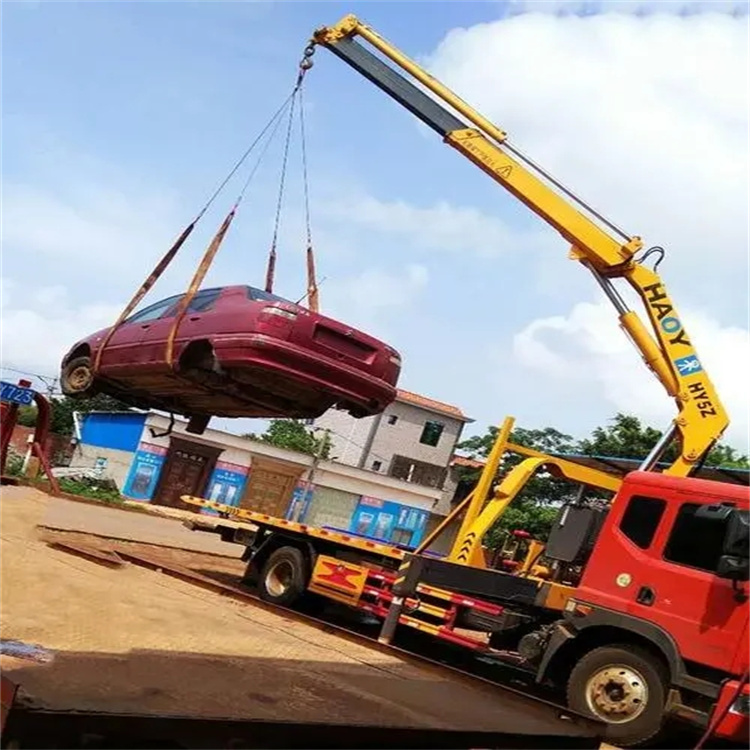 五峰吊车吊汽车的正确方法